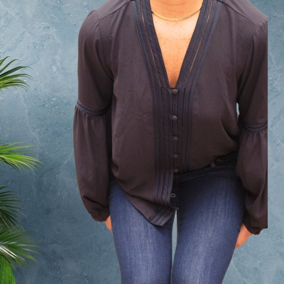 Express Balloon sleeve blouse. Worn once - Picture 3 of 3